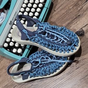 KEEN UNEEK Sandles
